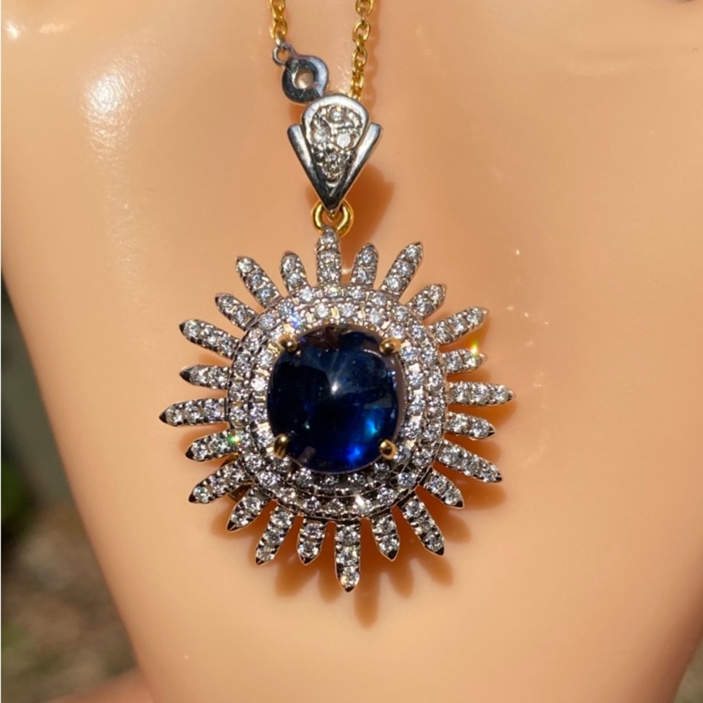 New Natural Burmese Sapphire and Diamond Brooch/Pendent in 18 k solid gold